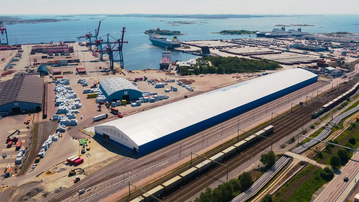 Spacious Industrial Warehouse Facility for Storage