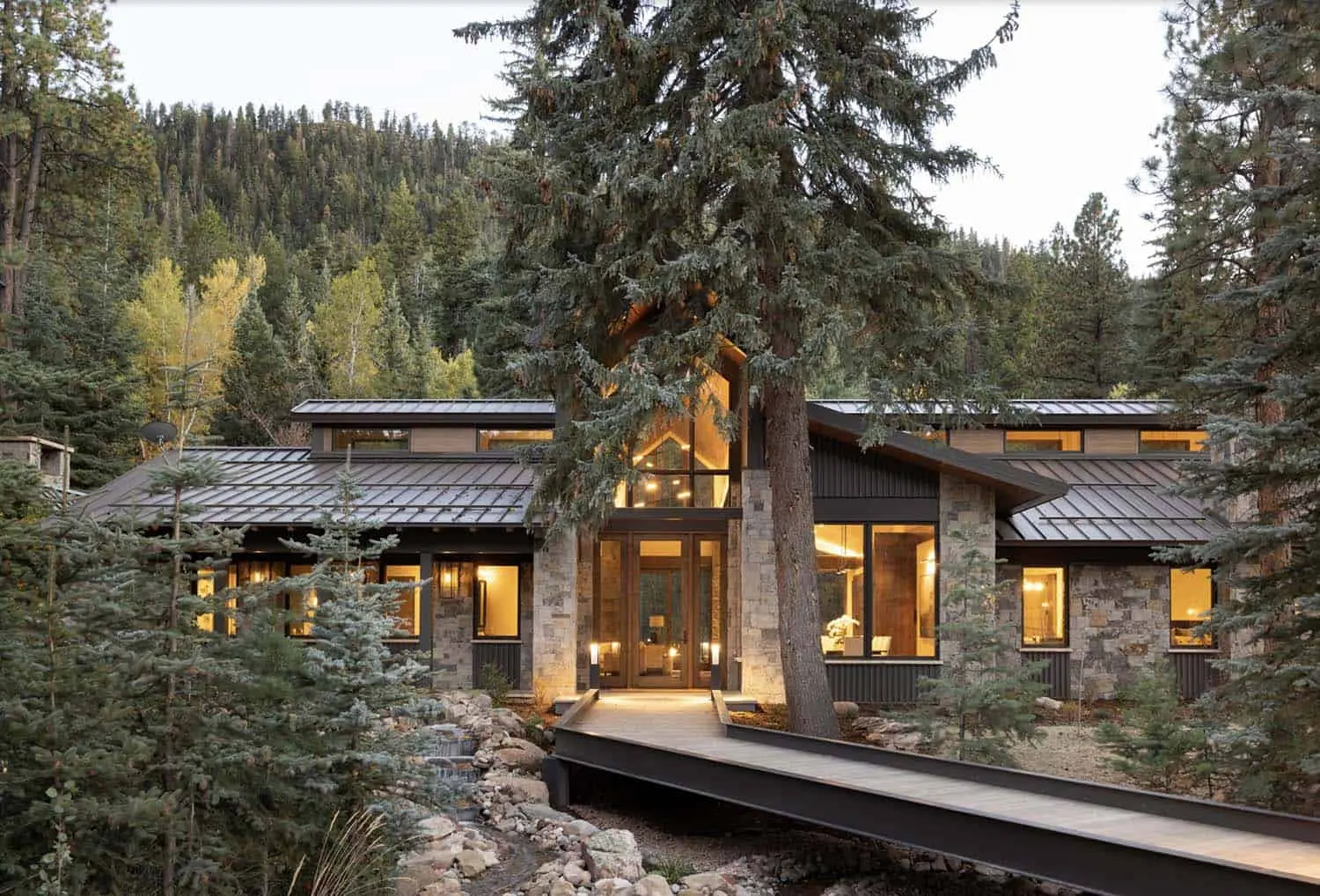 Tranquil Mountain Retreat Surrounded by Nature