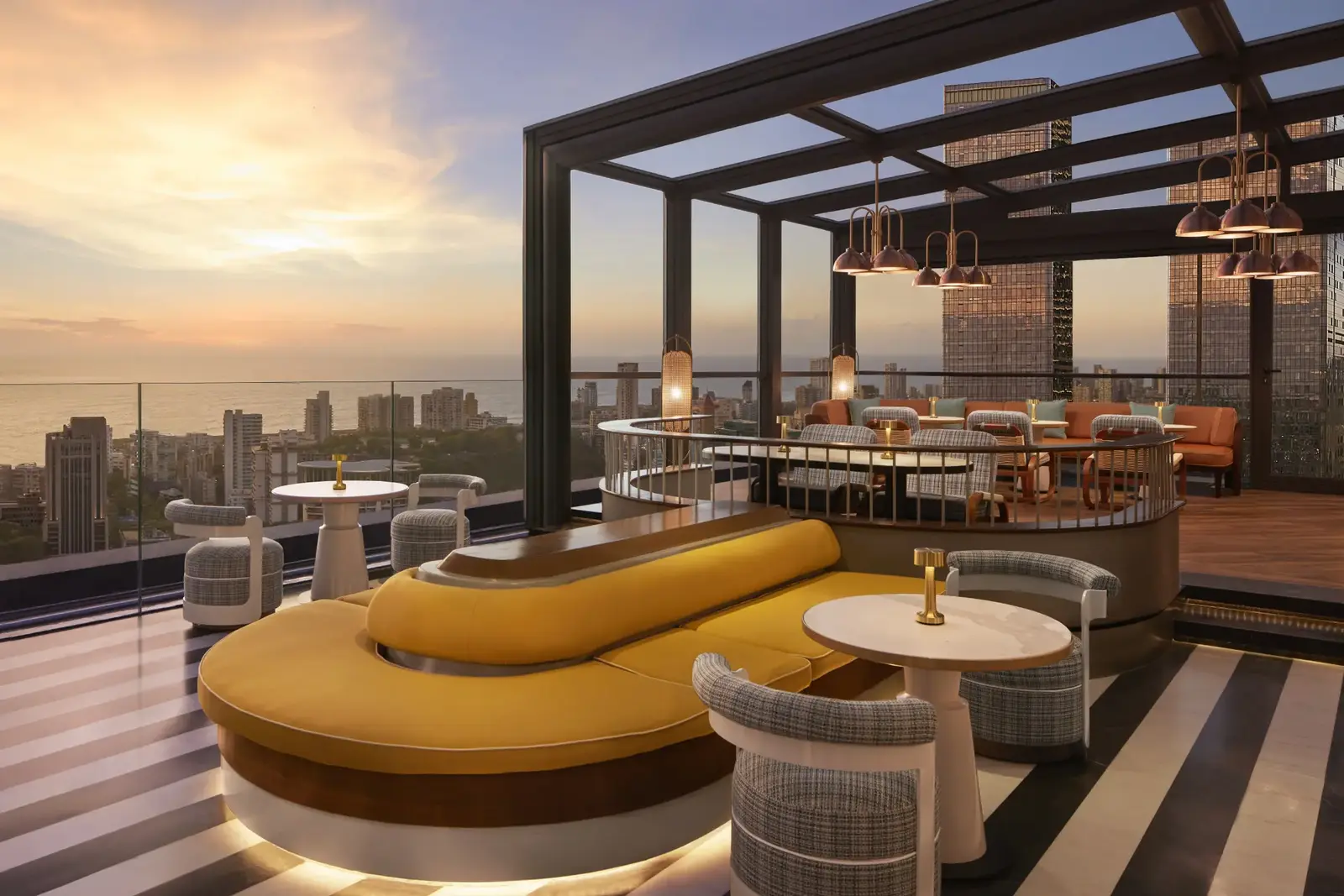 Luxury Urban Hotel with Rooftop Bar