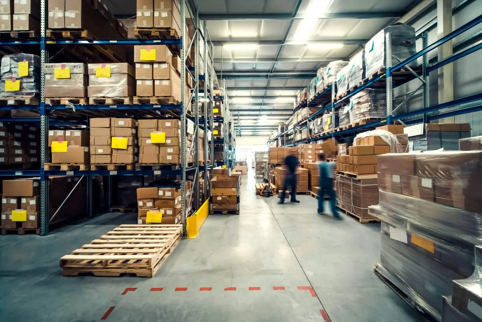 Fully Equipped Logistics and Distribution Center with Inventory Management